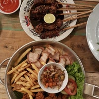 Photo taken at Pig Hunter by Fransisca Sandra C. on 9/21/2019