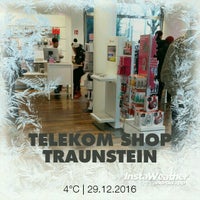 รูปภาพถ่ายที่ Telekom Shop โดย eTourismCoach W. เมื่อ 12/29/2016