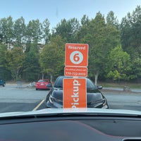 Photo taken at Walmart Grocery Pickup and Delivery by SooFab on 9/24/2022