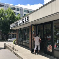 Photo taken at Starbucks by SooFab on 6/11/2018