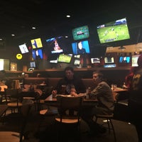 Photo taken at Buffalo Wild Wings by SooFab on 11/10/2016