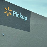 Photo taken at Walmart Grocery Pickup and Delivery by SooFab on 7/29/2023