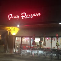11/9/2016にSooFabがJuicy Burgers &amp;amp; Dogsで撮った写真