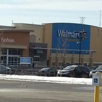 รูปภาพถ่ายที่ Walmart Supercentre โดย Nayef A. เมื่อ 1/27/2013