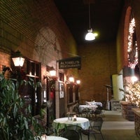 Photo prise au Altobeli&amp;#39;s Italian Restaurant and Piano Bar par Randy K. le12/10/2012