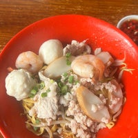 Photo taken at Jalan Tua Kong Lau Lim Mee Pok Kway Teow Mee by L on 12/22/2023