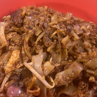 Photo taken at Outram Park Fried Kway Teow Mee by L on 4/6/2024