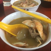 Photo taken at Big Prawn Noodle Dry Soup by L on 7/21/2017