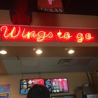 Foto tirada no(a) Wings To Go por Julie H. em 12/9/2018