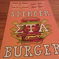 Снимок сделан в Spencer&amp;#39;s ETA Burger пользователем Firoze R. 12/22/2012