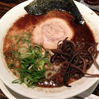 Photo taken at 博多らーめん 権之助 by mocsnow on 12/7/2012