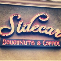 รูปภาพถ่ายที่ Sidecar Doughnuts &amp; Coffee โดย Greg D. เมื่อ 8/3/2013