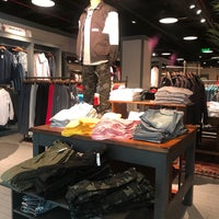 hollister kings plaza number