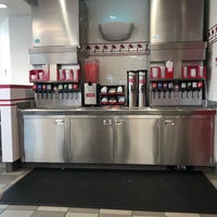 Photo taken at In-N-Out Burger by Tina on 10/8/2018