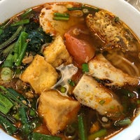 Photo taken at Banh Cuon Hoa II Noodle House by Tina on 4/19/2019