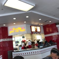 Photo taken at In-N-Out Burger by Tina on 6/25/2017