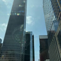Снимок сделан в JPMorgan Chase Tower пользователем Tina 9/27/2018