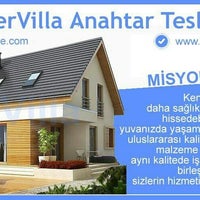 Foto tirada no(a) SerVilla Çelik Beton Ahşap Villa Sistemleri por SerVilla A. em 11/13/2015