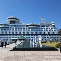Photo taken at Sun Cruise Resort &amp;amp; Yacht by KS J. on 4/16/2022