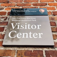 รูปภาพถ่ายที่ San Francisco Maritime National Historical Park Visitor Center โดย Kosuke O. เมื่อ 12/19/2019