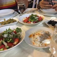 Foto scattata a Dombili Köfte Yemek Kebab da Zeynep Ö. il 6/19/2017