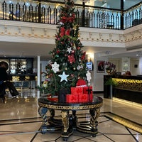 Foto diambil di DoubleTree by Hilton oleh Hüseyin D. pada 12/21/2022