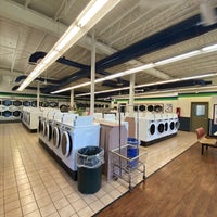 Foto scattata a East Wash Laundry da VazDrae L. il 8/30/2020