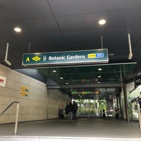 Photo taken at Botanic Gardens MRT Interchange (CC19/DT9) by ゅぅゃ on 12/2/2018