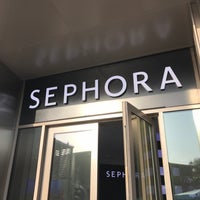 Photo taken at SEPHORA by Mamess F. on 8/18/2017
