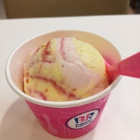 Photo taken at Baskin-Robbins by ぼる on 7/30/2018