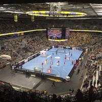 รูปภาพถ่ายที่ Rhein-Neckar Löwen in der SAP Arena โดย Peter J. เมื่อ 5/10/2018