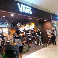 vans store grand indonesia