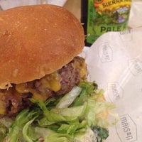 10/5/2014にJesusがMaison Burgerで撮った写真