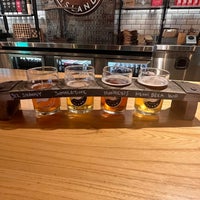 Photo taken at Goose Island Beer Co. by Kate H. on 7/7/2023