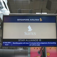 Photo taken at Singapore Airlines First Class Check-In Reception by kowagari on 2/22/2018