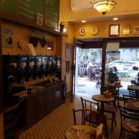 Photo taken at Armazém do Café by Henrique P. on 7/8/2016