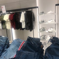 Photo taken at ZARA by Vhey S. on 12/20/2018