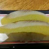 Foto scattata a Isobune Sushi da Maria V. il 1/21/2017