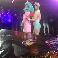 Foto tomada en Arena Night Club  por Kaylen J. el 6/23/2017