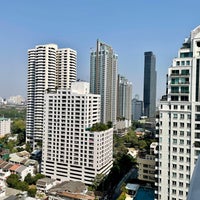 Photo taken at Fraser Suites Sukhumvit, Bangkok by Julia on 2/13/2024