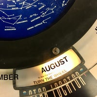 รูปภาพถ่ายที่ Ingram Planetarium โดย Laura เมื่อ 8/16/2019