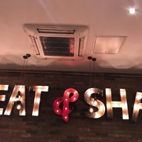 Foto tirada no(a) Meat and Shake por Shafi K. em 9/26/2018