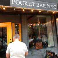 Foto tomada en Pocket Bar NYC  por Paul C. el 5/4/2018