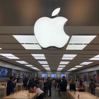Photo taken at Apple King of Prussia by Paul C. on 10/2/2018