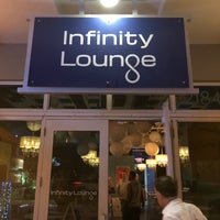 รูปภาพถ่ายที่ Infinity Lounge โดย Paul C. เมื่อ 11/27/2018