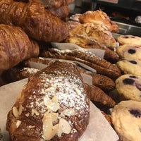 6/11/2017 tarihinde Chris P.ziyaretçi tarafından Naidre&amp;#39;s Cafe &amp;amp; Bakery'de çekilen fotoğraf