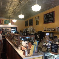 Das Foto wurde bei Naidre&amp;#39;s Cafe &amp;amp; Bakery von Carlos G. am 9/9/2016 aufgenommen