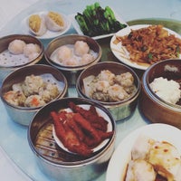 Photo taken at Kirin Court Chinese Restaurant by Jennifer T. on 10/17/2015