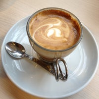 Photo taken at Teneo Coffee Shop by Alen G. on 10/13/2012