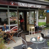 Photo taken at Teneo Coffee Shop by Alen G. on 9/30/2012